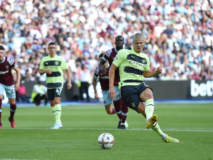 Man City đá penalty tồi tệ: HLV Guardiola trảm công thần, trao đặc quyền cho Haaland