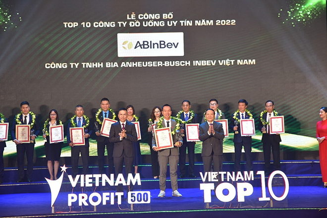 Công ty TNHH Bia Anheuser-Busch InBev ba (03) năm liên tiếp nằm trong Top 10 Công ty đồ uống uy tín năm 2022 - 1