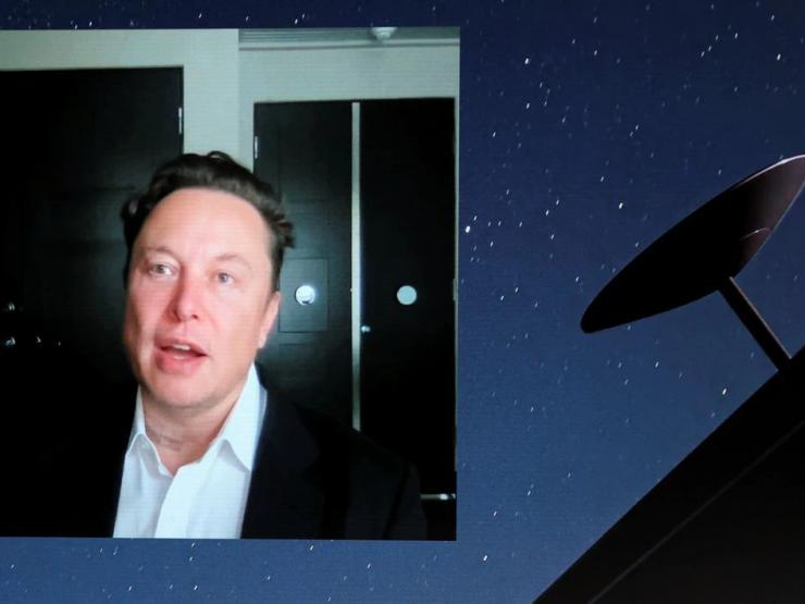 Tỷ phú Elon Musk bất ngờ tuyên bố tiếp tục tài trợ Starlink cho Ukraine