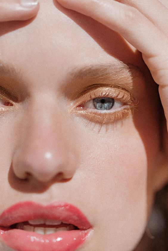 Những mẹo chải mascara giúp bạn trẻ hơn 5 tuổi, mắt tròn đẹp hút hồn - 2