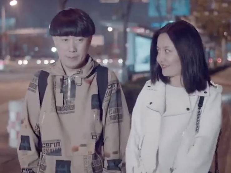 Clip hài hước - Đi chơi về khuya cô gái "bật đèn xanh", chàng trai có hành động khó tin