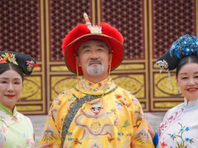 Phim - 16 phụ nữ nghỉ hưu đóng 'Chân Hoàn truyện' gây sốt