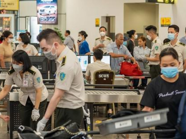 Tin tức trong ngày - "Cầm nhầm" đồng hồ ở Nội Bài, bay vào Tân Sơn Nhất vẫn không thoát