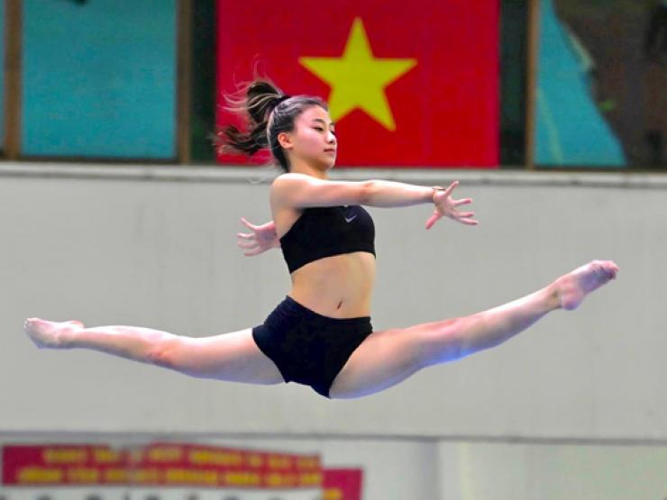 Làm đẹp - "Hoa khôi môn thể dục dụng cụ Việt Nam" 19 tuổi xinh như hoa, dáng mảnh dẻ quyến rũ