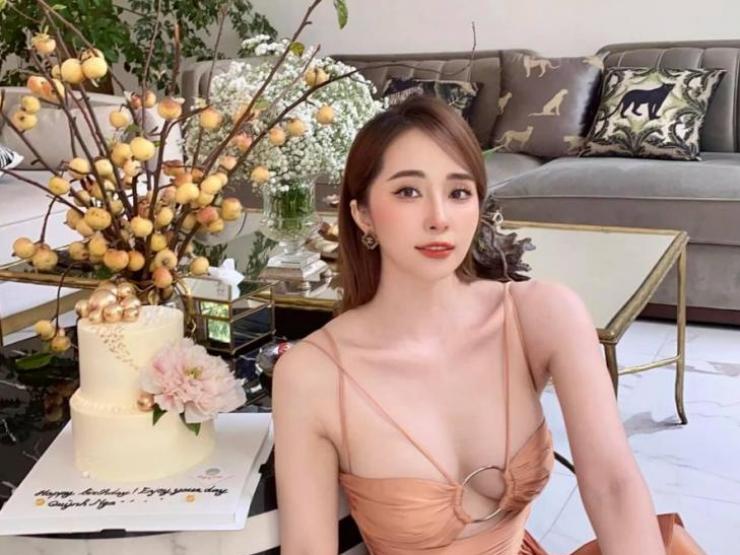 Thời trang - Mặc "mát mẻ" thách thức gió lạnh đầu mùa, không ai qua được "Tú bà" Quỳnh Nga, Minh Hằng?