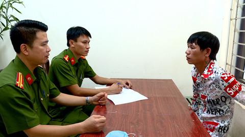 Lực lượng điều tra&nbsp;lấy lời khai của đối tượng Trần Văn Chi&nbsp;