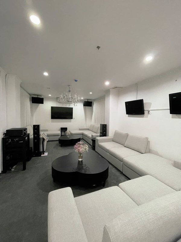 Hé lộ 4 điểm gây choáng váng trong biệt thự của nữ diễn viên vừa dính tin đồn bị bắt - 2