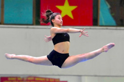 "Hoa khôi môn thể dục dụng cụ Việt Nam" 19 tuổi xinh như hoa, dáng mảnh dẻ quyến rũ