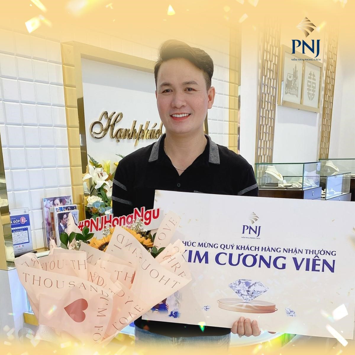 Anh Ngọc (Đồng Tháp) vui mừng chia sẻ khi được nhận kim cương viên từ PNJ