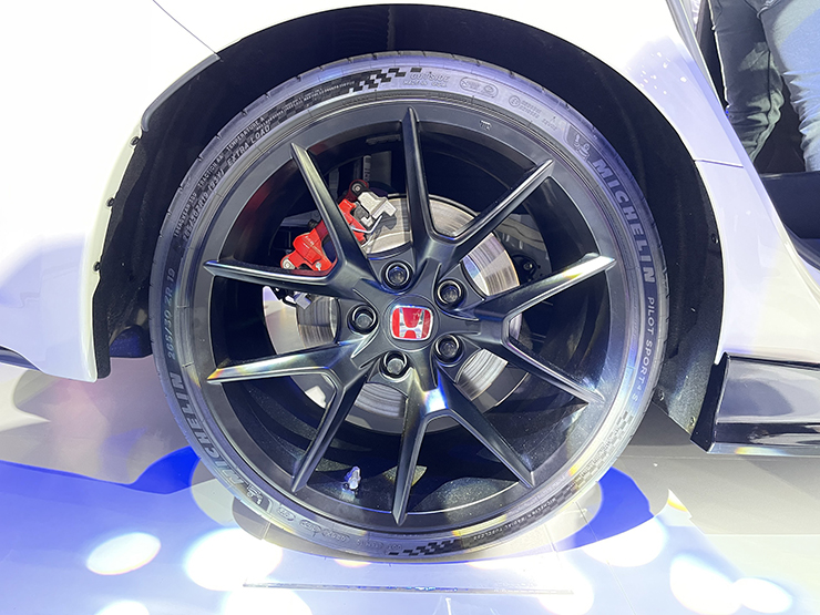 Ảnh thực tế Honda Civic Type R 2023 tại VMS 2022 - 9