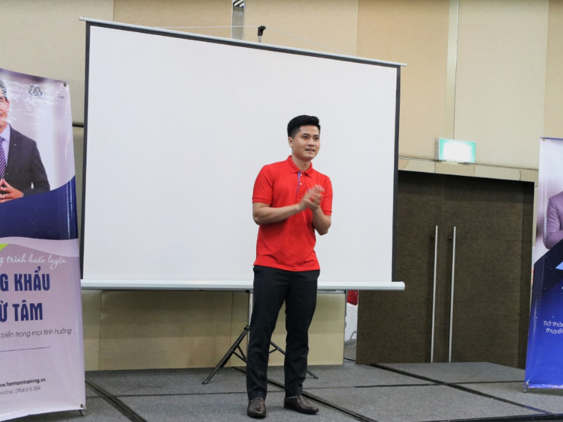 CEO của Trung tâm sửa chữa - lắp đặt - bảo trì điện lạnh Từ Tâm với khát khao mang đến dịch vụ tốt nhất cho khách hàng