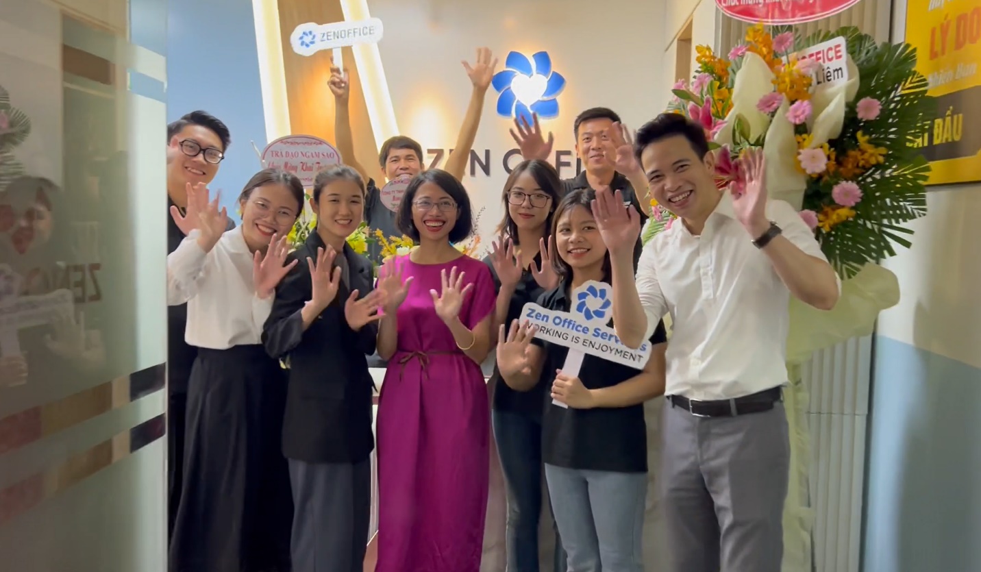 Đội ngũ Zen Office hân hoan trong sự kiện kỷ niệm 2 năm thành lập và khai trương cơ sở mới