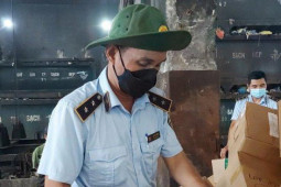 Thị trường - Tiêu dùng - Tiêu hủy 2 lô hàng nhập lậu, không rõ nguồn gốc trị giá gần 20 tỷ đồng