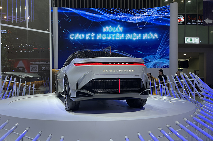 Xe điện ý tưởng Lexus LF-Z Electrified lần đầu tiên xuất hiện tại Việt Nam - 14