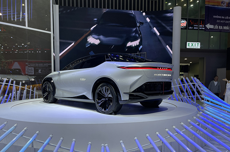 Xe điện ý tưởng Lexus LF-Z Electrified lần đầu tiên xuất hiện tại Việt Nam - 15