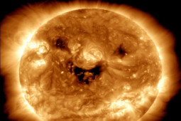 Thế giới - NASA công bố bức ảnh "Mặt trời cười" cực hiếm