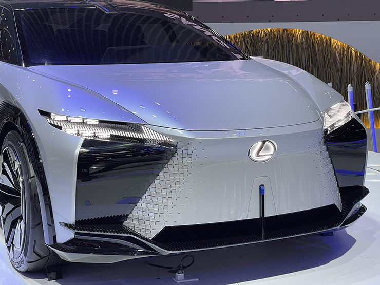 Xe điện ý tưởng Lexus LF-Z Electrified lần đầu tiên xuất hiện tại Việt Nam - 5