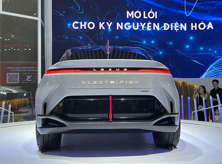 Xe điện ý tưởng Lexus LF-Z Electrified lần đầu tiên xuất hiện tại Việt Nam - 12