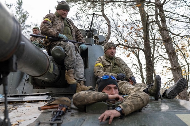 Nhóm các binh sĩ Ukraine tham gia chiến đấu ở mặt trận Kherson.