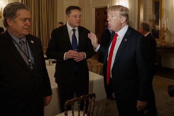 Tỷ phú Elon Musk gặp ông Trump vào tháng 2/2017.