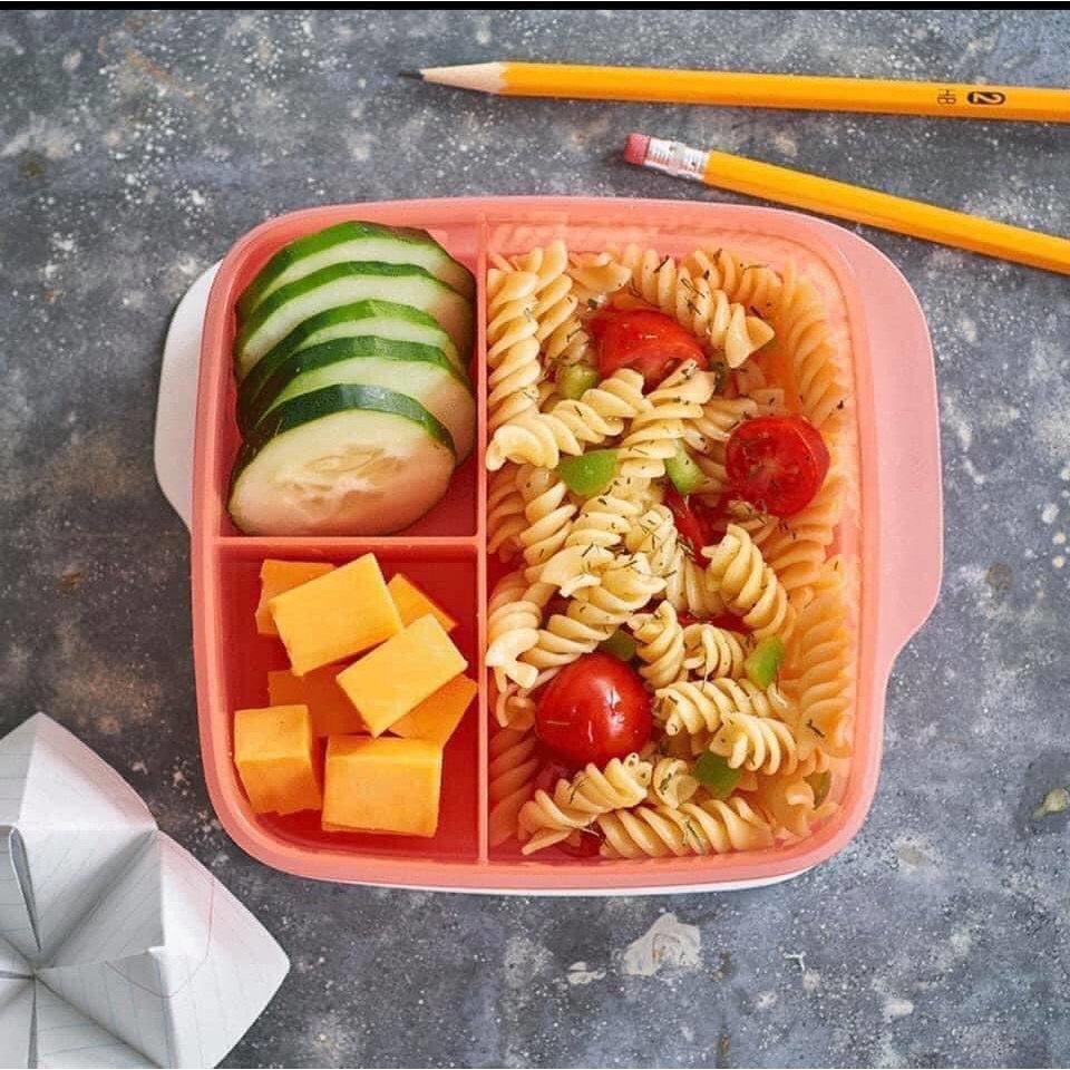 Hộp đựng cơm Tupperware Lolly Tup đang được giảm giá đến 40% chỉ còn 90.000 đồng trên Shopee. 