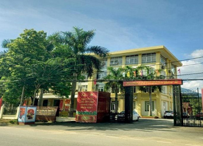 Trụ sở UBND huyện Bá Thước, đồng thời là nơi làm việc của Phòng GD-ĐT huyện