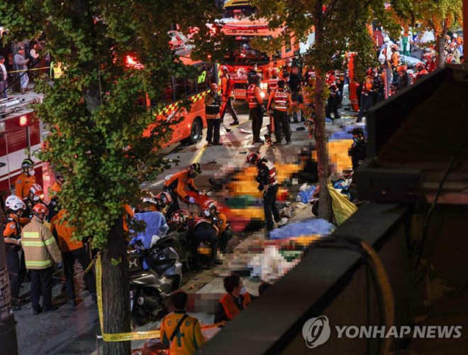 Hiện trường vụ giẫm đạp trong đêm Halloween tại Itaewon khiến ít nhất 149 người chết.