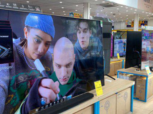 Thị trường - Tiêu dùng - Sức mua yếu, giá tivi giảm