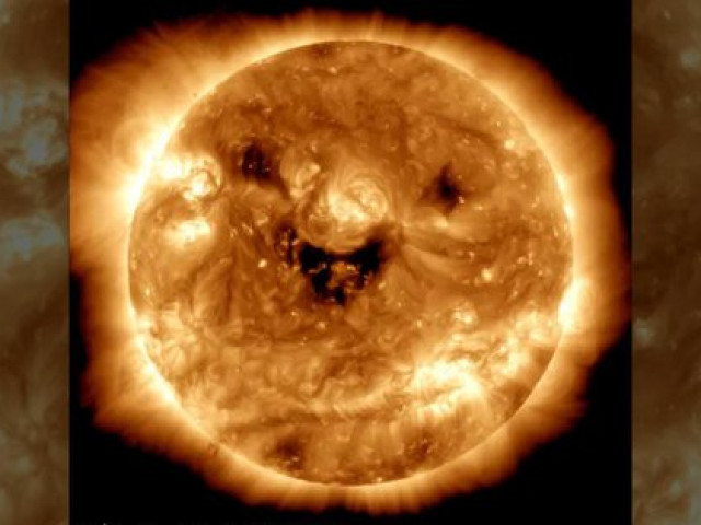 Công nghệ thông tin - Hôm nay, "quái vật mỉm cười" phun lửa vào Trái Đất