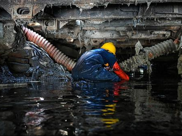 Tin tức trong ngày - Chuyện những người “cứu lụt” Thủ đô