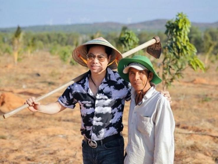 Kinh doanh - Nóng tuần qua: Bình Thuận thông tin về việc "ca sĩ Ngọc Sơn mua 50 ha đất nông nghiệp xây dựng trái phép"