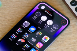 Thời trang Hi-tech - Đâu là smartphone cao cấp có thời lượng pin tốt nhất?