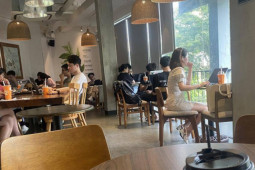 Kinh doanh - Chuyện gì đang xảy ra với The Coffee House?