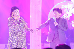 Nhạc - Phương Thanh gấp rút bay từ Mỹ về Việt Nam vì Quang Hà