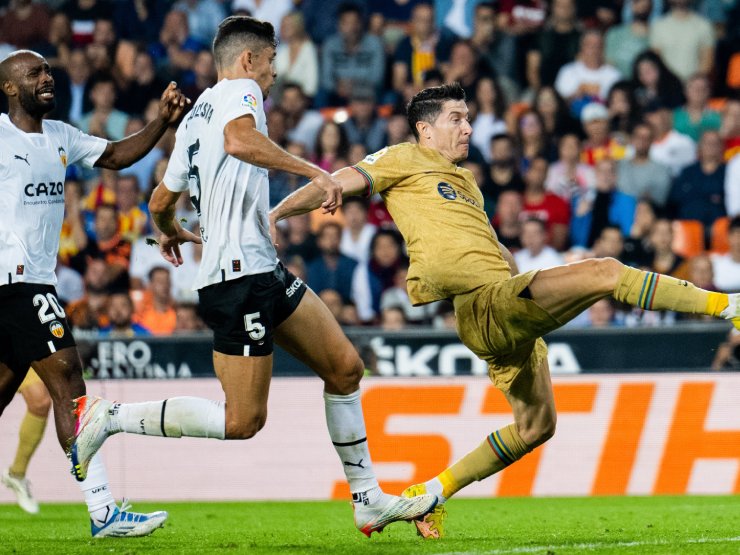 Bóng đá - Video bóng đá Valencia - Barcelona: Người hùng Lewandowski, vỡ òa bàn thắng "vàng" (La Liga)