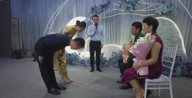 Đám cưới của Tiểu Lưu và cô Vương được tổ chức khá đơn giản.