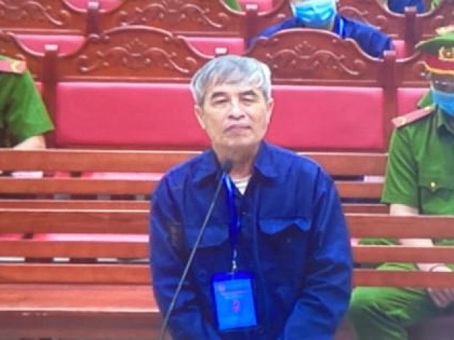 Tin tức trong ngày - Vụ buôn lậu 200 triệu lít xăng: "Ông trùm" khai "tháng nào cũng phải bôi trơn"