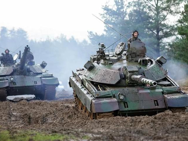 Thế giới - Quân đội Ukraine nhận hàng loạt tăng, thiết giáp tối tân trong thời gian ngắn