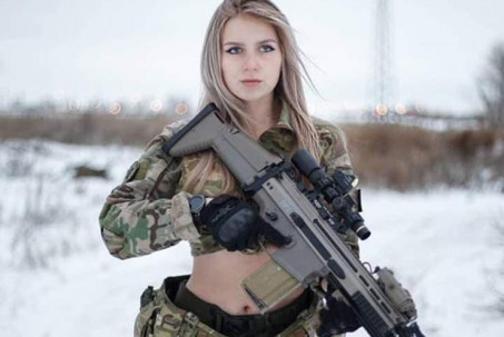 Sự thật những "nữ binh sĩ" Nga khiến đối phương điêu đứng vì vẻ ngoài tuyệt sắc