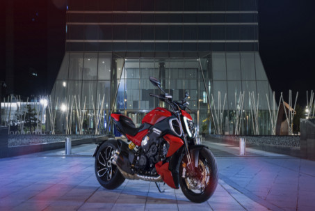 “Quỷ đỏ” 2023 Ducati Diavel V4 xuất hiện, nhiều trang bị hàng khủng