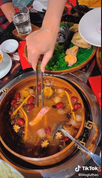 TikToker Lu Thảo cho hẳn điểm 10 không chỉ vì chất lượng mà còn vì cung cách phục vụ của nhân viên tại Nghĩa Gia Viên (nguồn tiktok @blogluthao)