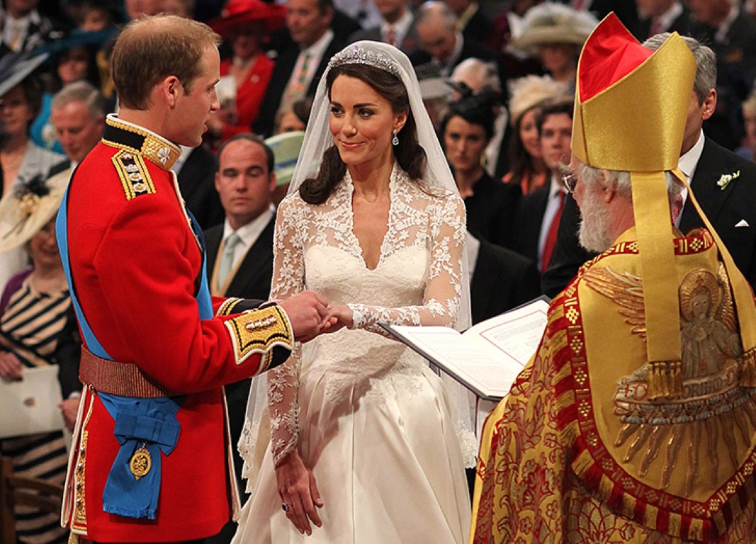 Những khoảnh khắc thời trang thảm họa trong đám cưới hoàng gia đình đám - 1