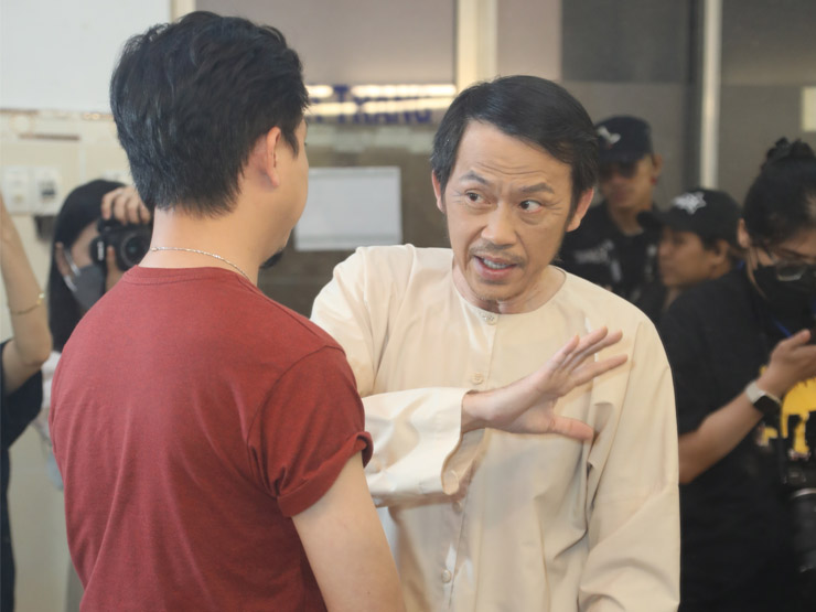 Giải trí - Hoài Linh về Việt Nam diễn show từ thiện, thu 7 tỷ đồng