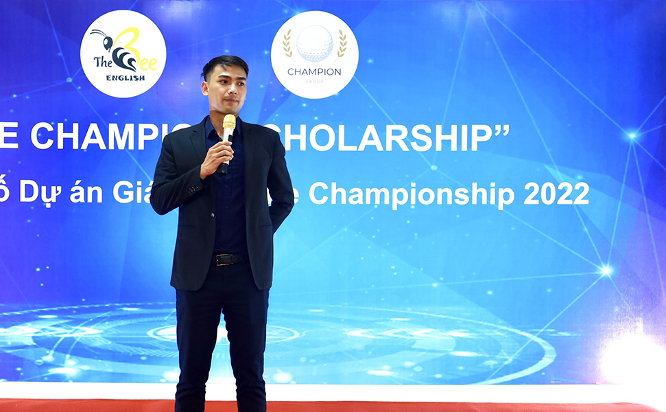 Ông Đỗ Anh Tuấn - Phó Tổng giám đốc Tổng công ty Champion Group phát biểu trong buổi lễ công bố dự án "The Champion Scholarship 2022"