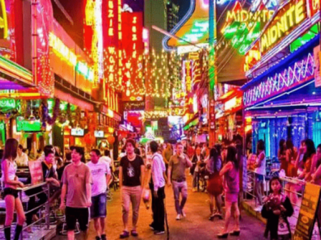 Du lịch - Khám phá Itaewon và những con phố "không ngủ" nổi tiếng thế giới