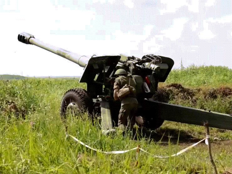 Uy lực lựu pháo kéo xe 2A65 Msta-B của quân đội Nga