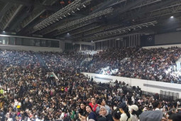 Thế giới - Người tới lễ hội âm nhạc đông gấp 3 lần sức chứa và cách xử lý ở Indonesia