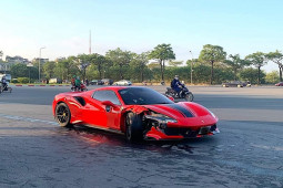 Ngắm xe - Chiếc Ferrari 488 gây tai nạn tại Mỹ Đình có giá bao nhiêu?
