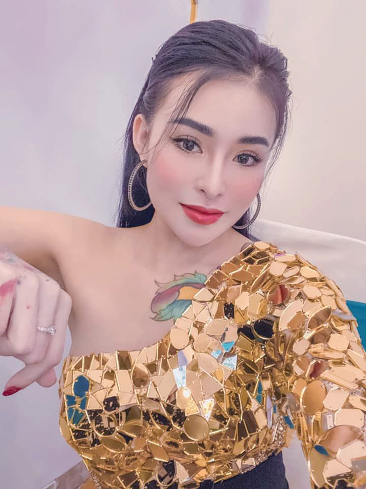 Trúc Phương là em út của nhóm. Dù gia nhập Nhật Nguyệt chỉ vài tháng nhưng cô đã nhanh chóng bắt được nhịp được công việc.&nbsp;
