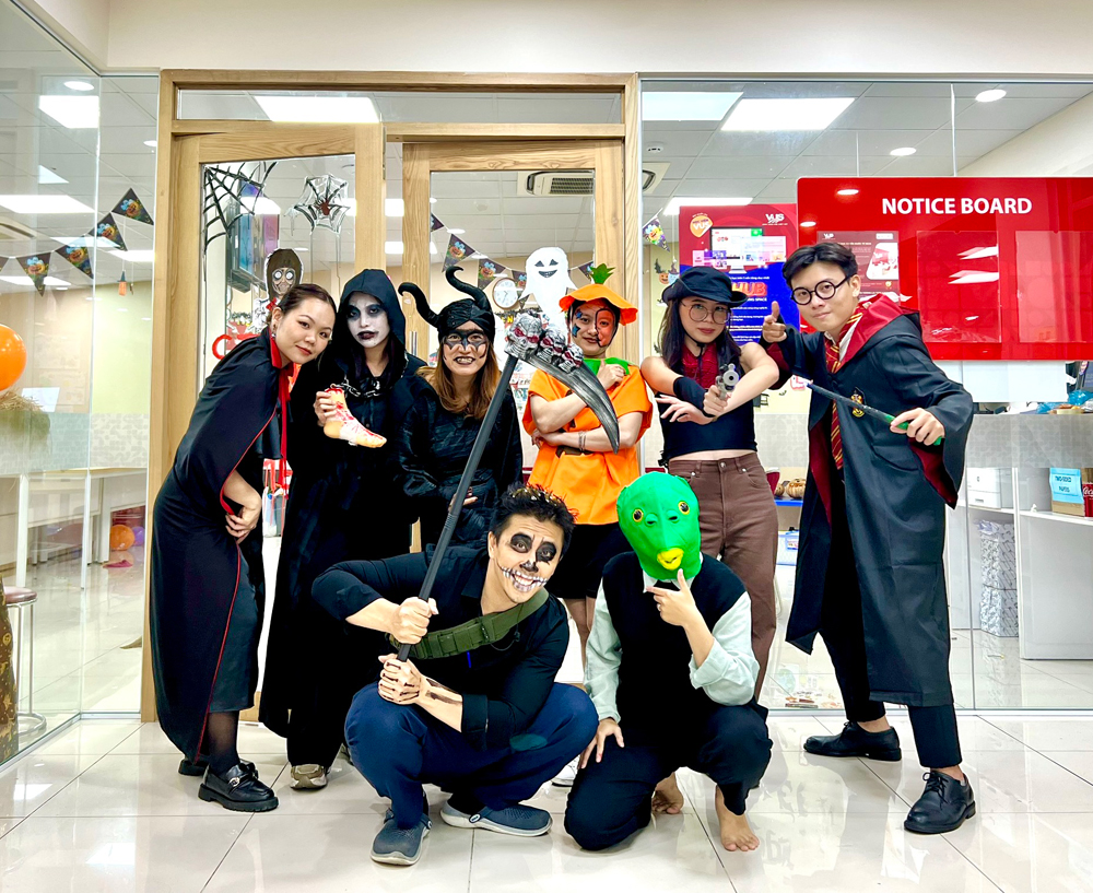 Học tiếng Anh qua trải nghiệm văn hóa, VUS mang không khí Halloween đến từng lớp học - 4